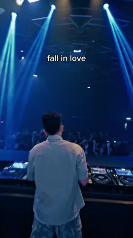 Deep in loveeeee ❤️‍🔥 who remembers this classic??!  #techno #rave #deepinlove #fengtau 