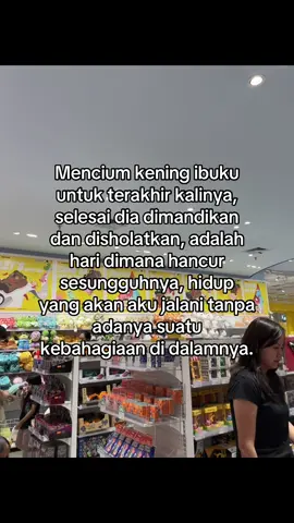 Ketika dia selesaibdi kuburkan disitulah duniaku ikut terkubur😇#fypage #fyp #kehilanganibu #rinduibu #alfatihah 