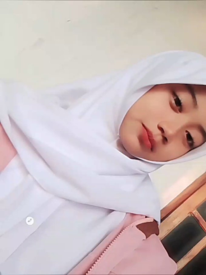 hhee #fypage #lewatberandamuu #xyzbca #4u #xybcafyp #fyppppppppppppppppppp #botolyakult #trend #foryourpage #cwependek #bocilmuu #moots?? 