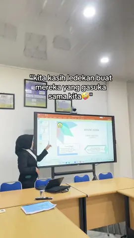 Disana benci, disini selebrasi😘🫰🏻 #fypage #foryou #4u #selebrasi #trend #sm #xyzbca #tiktok #skripsi #selesai 