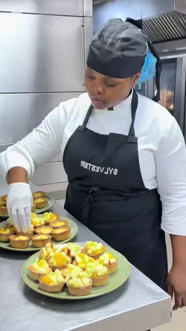 #futureleader #futureleaders #dessert #pastrytips #pastrychef #creatorsearchinsight #desserttiktok #pastry #craft #pourtoi 