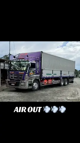 AIR OUT 💨💨💨#fyp #airsuspension #trend #hailuo #ai #lowtrucks #japantrucks #teambyaheros🚛🚛 #fyppppppppppppppppppppppp 