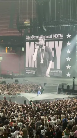 drake could never 😮‍💨#kendricklamar #amsterdam #grandnationaltour #familyties @Kendrick Lamar 