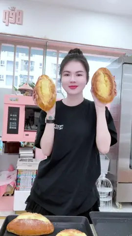 Hướng dẫn làm bánh mì bơ đường. Món bánh tuổi thơ nè mấy bà iu ưiii 😘😘😘 #banhmiboduong #tuilasoiday #bepcuasoi 