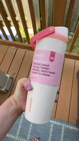 So many cute colors. Do I need need a new tumbler? 😍 #owala #owalawaterbottle #owalatumbler #owalafreesip #tumblerwithhandle #tumble #waterbottle 