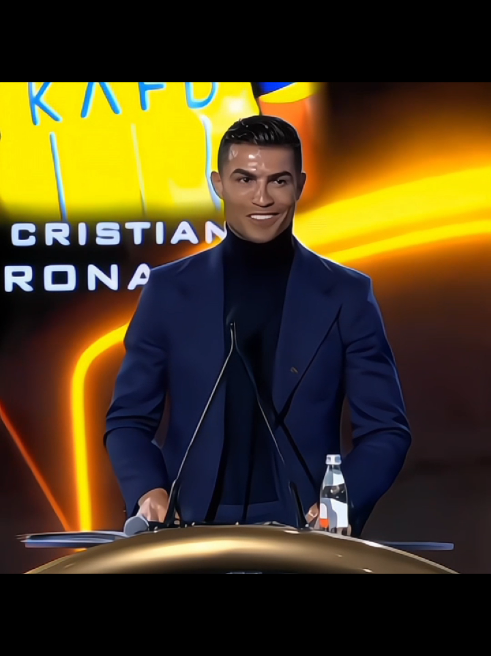 مين حب مين 🤍😍. #كريستيانو_رونالدو #ronaldo #الدون #CR7 #Goat #ريال_مدريد #realmadrid #مدريديستا #تصميمي #explore #اكسبلور #creatorsearchinsights #tiktokviral #تيك_توك_عرب #foryoupage #foryou #fyp #الشعب_الصيني_ماله_حل😂😂 