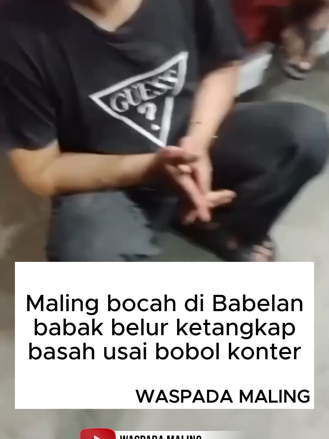 Follow biar ga kemalingan🥷 Pria terduga pelaku pembobolan konter hp babak belur diamuk warga setelah kepergok pemiliknya saat melancarkan aksi kejahatan. Dari rekeman video yang beredar pelaku dengan kaos hitam itu mengaku tinggal di Desa Kedung Pengawas, Babelan, Bekasi. Aksi pencurian itu dilaporkan terjadi di Kaliabang Bungur, Bekasi Utara pada Rabu Malam (22/5/2025). Sebelum kepergok pemilik usaha, pelaku masuk diduga mencongkel rolling door dan menguras barang berharga didalamnya berupa uang, namun tiba tiba pemilik usaha muncul dan langsung ditangkap hingga menjadi bulan bulanan masa yang emosi. Sc : babelan24jam #waspadamaling #maling