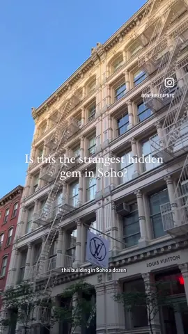 Is this the strangest hidden gem in SoHo??  📍The Earth Room . . . #secretnyc #hiddengems #explorenyc #freethingstodo #freenyc #nyny #smallcreator #nyccreator 