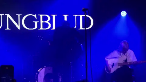 Hearing Zombie live was the highlight of my evening 🖤 It makes me think of my late husband and it’s a very emotional song for me 🕊️ xx #yungbludarmy #yungblud #engineroomssouthampton #idols #yungblud🖤 #gigsaremyhappyplace #zombieyungblud🖤 