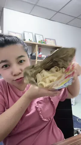 #ตะวัน #ตะวันกินกับอะไรก็อร่อย #ขนมตราตะวัน #ตะวันรสสาหร่ายทรงเครื่อง 