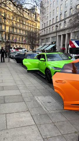 Lambo convoy #chauffeur #london #luxury #fyp #goviral #lamborghini 