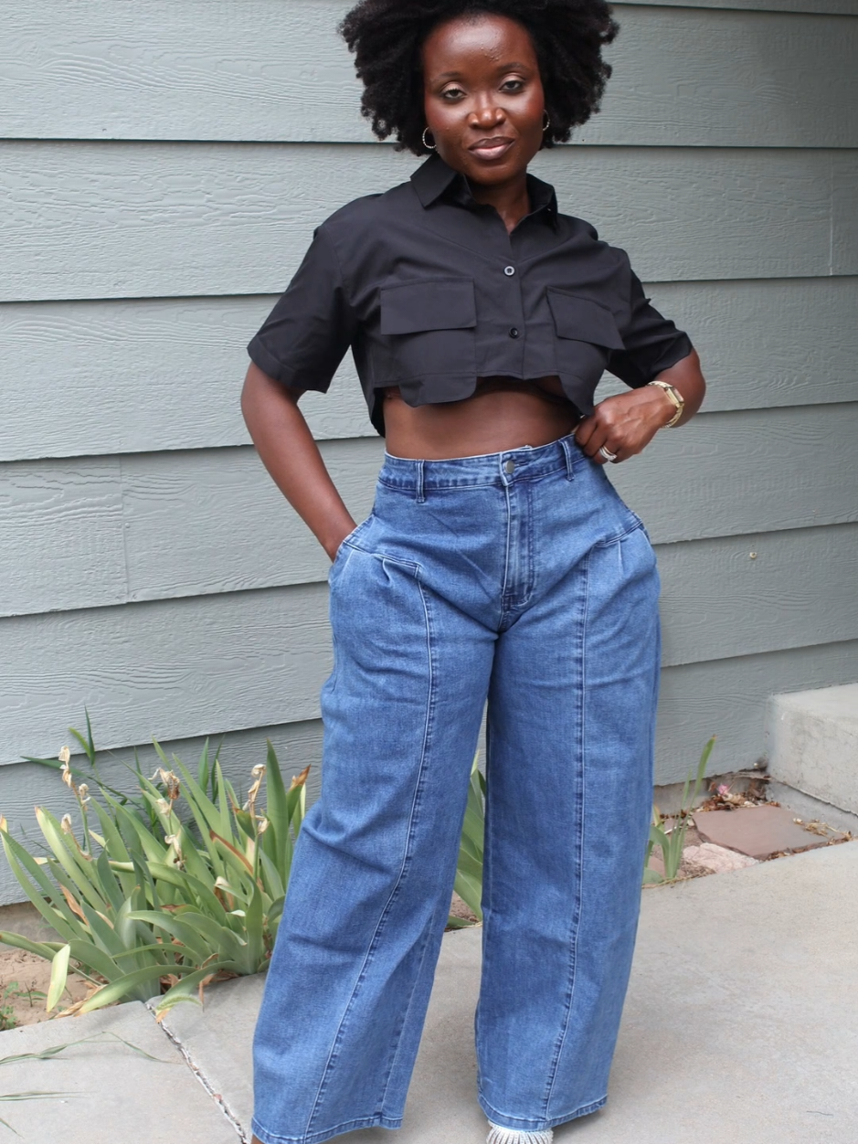 Every time I get baggy jeans, they end up being firm-fitting, or I have to alter the waist because I need to size up, but this one feels customized for me! Everything is perfect, with the right amount of looseness! 👖✨ #jeans  #fit  #styleblogger #fashion 