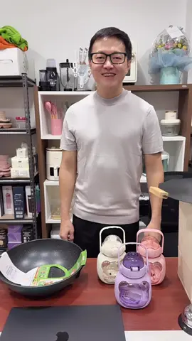Join live tik tok king Kevin , king Kevin berbagi berkah Ambyar 10.000 rupiah kamu bisa bawa Pulang barang2 kebutuhan mu . #livetiktok #livetiktokkingkevin 