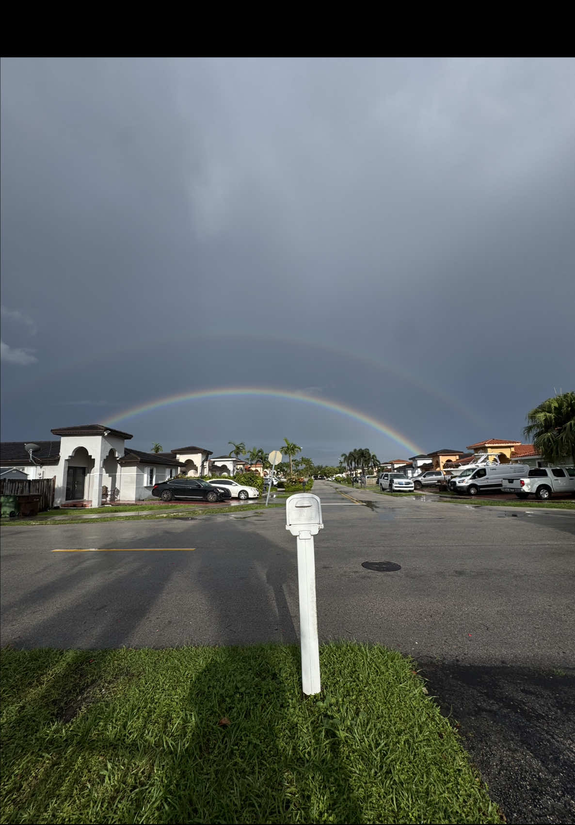 This was our view today during our morning walk >>> This is proof that when you move with gratitude, the universe always delivers 🌈🕊️  Universe, thank you so much for the ability to witness this beautiful view 🫶🏽💫