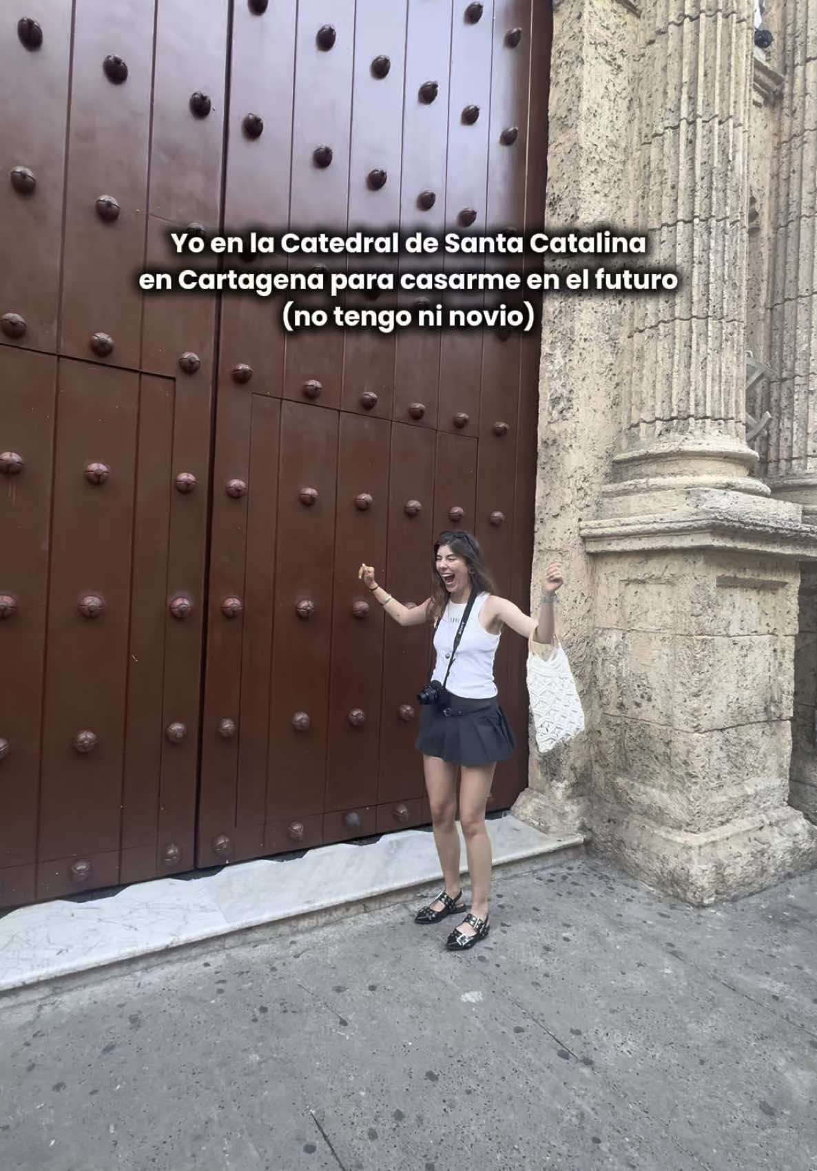 La oportunidad no se puede desaprovechar🤣🤣 #fyp #travelcontentcreator #traveltok #cartagena #catedralsantacatalinadealejandria 