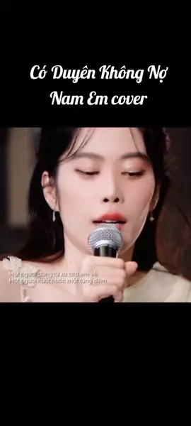 Một người đứng từ xa chờ em về... @💫⭐️Nguyễn Thị Lệ Nam Em⭐️💫 #namem #maiyeunem #viraltiktok #xuhuongtiktok #nhachaymoingay #nhachay #xh #giaitritiktok #coduyenkhongno 