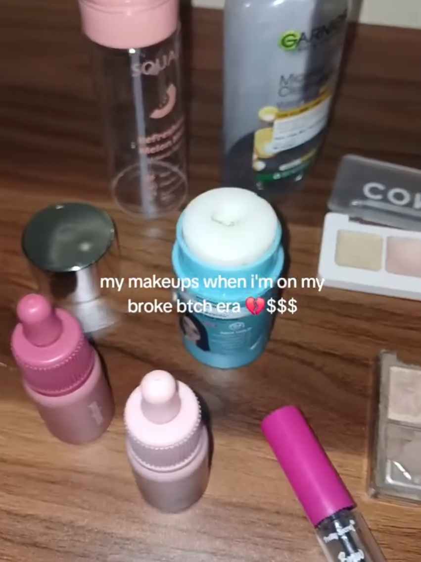 bruh pls hire me so I can buy new makeups 😣💔💔