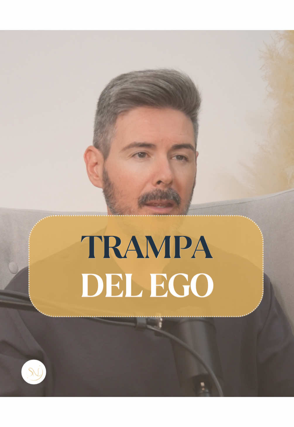 La gran comprensión, nada es más elevado que nada Está bien a nosotros, cuando la presencia es aquello que lo envuelve todo . Pero sin esta comprensión, los seres humanos son engañados . Este engaño aparece a través de la dualidad, la diferencia entre lo humano y lo divino.. La diferencia entre los santos y lo profano  Entre lo despierto y lo dormido  Entre lo verdadero y lo falso  Lo sagrado y lo impuro  Entre lo correcto y lo incorrecto . Pero cuando comprendemos la verdad  Honramos nuestra vida, el cuerpo  Honramos el dinero, la relaciones  Terminamos honrando la totalidad del mundo  Porque solo puede existir una única verdad. Todo es el SER