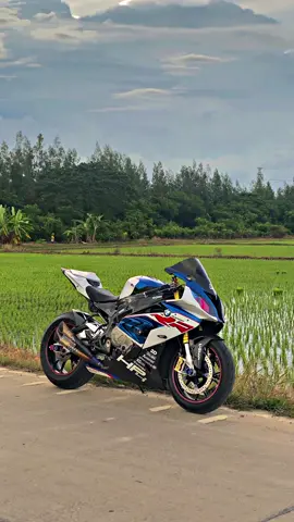 วิวสวยๆแบบนี้ช็อปปี้ไม่มีขายนะครับ🥺#s1000rr #ฟีดดดシ #bmw #ขุนแผนเยอรมัน🦈🇩🇪 #fyp #CapCut 