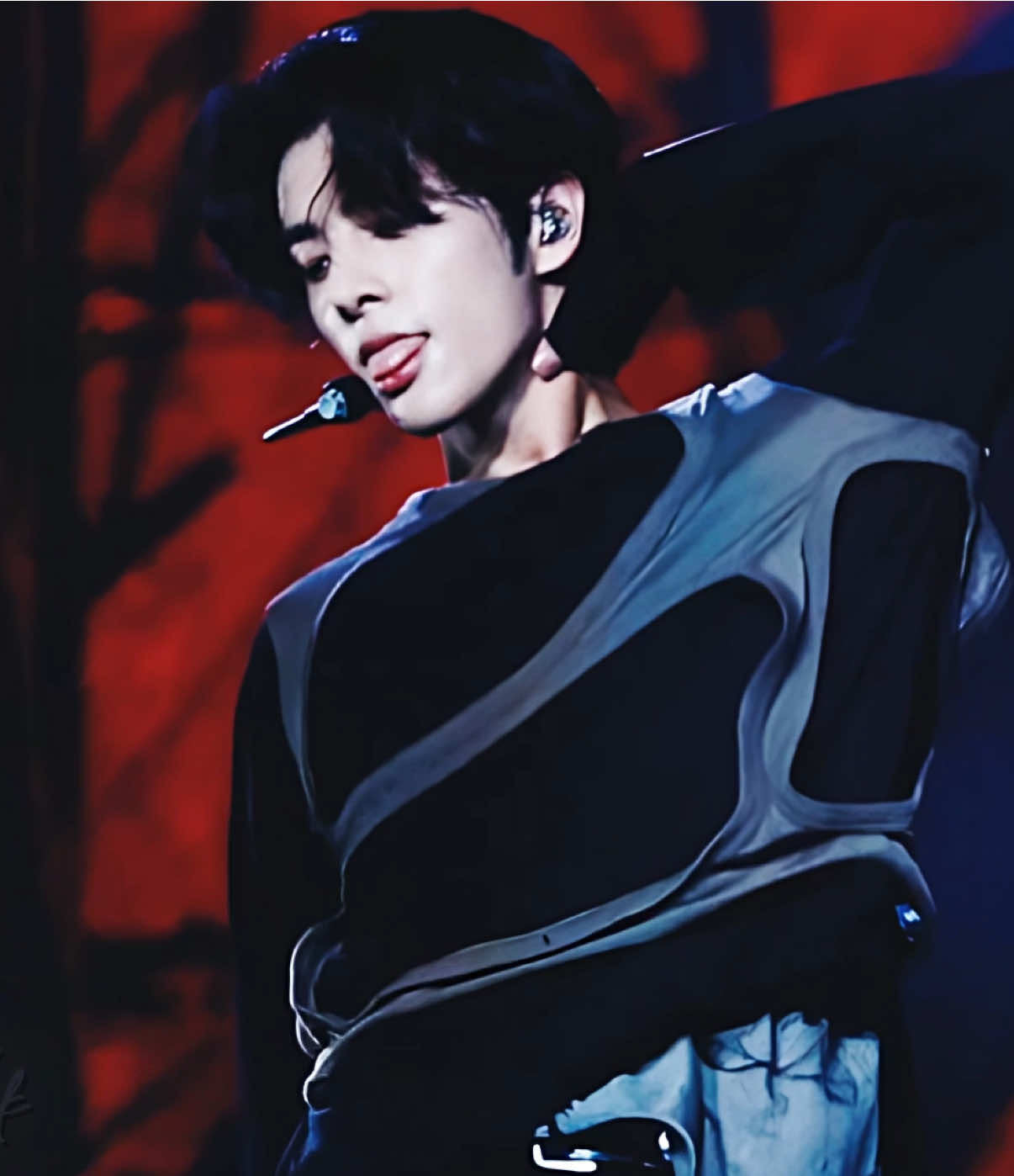 #JAKE — this looked so much better on ae 💔🥀 // spc ; @sjyvns #jakesim #simjaeyun #jakeedit #jakeenhypen #enhypen #enhypenedit #engene #kpop #kpopfyp #kpopedit #viral #fyp #fypシ 