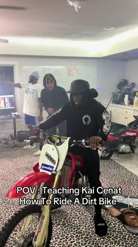 One of the most lit streams 😂😭🔥 #leekgt #youtube #kaicenat #streamer #dirtbike #2stroke #foryoupage #foryou #fypシ #fyp #trending ✨