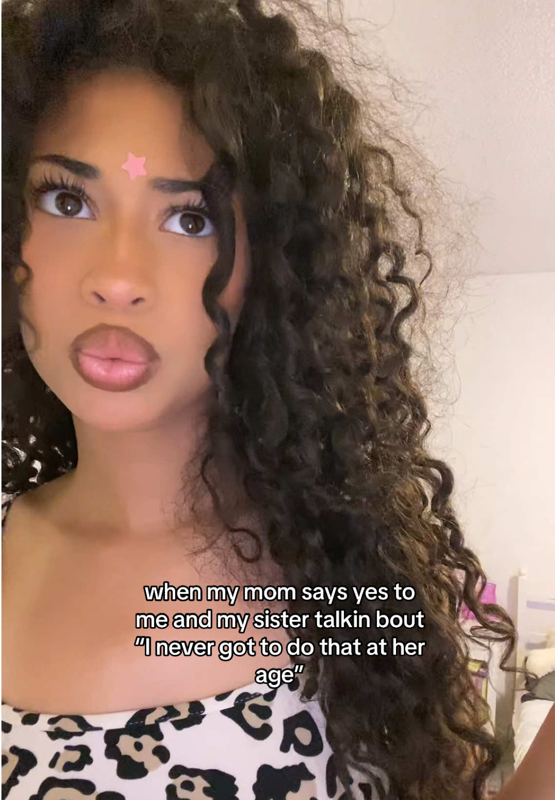 oh who is u #curlyhairtutorial #curlyhair #curlyhairstyles #curls #curlygirl #relatable #hairstyle 