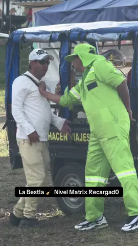 La Best!a 🧹 Nivel Matr!x Recargad0 🤣 #humor #tendencia #risas #tiktokviral #colombia 
