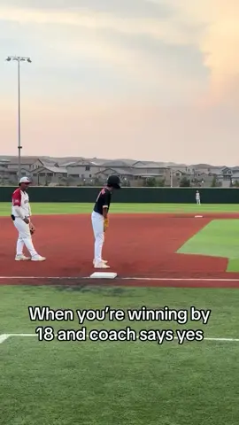 A reverse steal????  #fyp #baseball #highschool #highschoolbaseball  ( via lillardkade / IG ) 