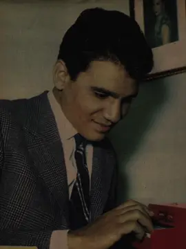 كامل الاوصاف فتني -عبدالحليم حافظ  Abdulhalim Hafiz - Full descriptions fascinated me #foryou #fyp #Love #arabicsinger #arab #كلمات #kurdish #عبدلحليم_حافظ #abdulhalimhafez #CapCut 