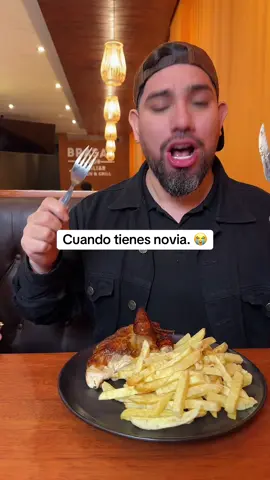 No se metan con mi presa. 😢 Pollería Brasas de Ate Vitarte.  @Oriana Boraure l @Eddy Fuño Becerril  #fyp #parejas #humor #polloalabrasa 