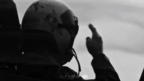 Let’s Dance #recommendationsforyou #recommendations #fighterjetedit #fyp #aviationlovers #fighterpilots #fighterjet #fighterpilots #f18 #f18hornet #f18fighter #f18pilots #f18fighter 