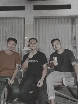 tewas tertimbun masa lalu🚶