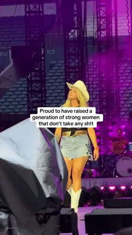 Cheers to all the folks out there who are “Miranda Lambert Crazy” 💪🔥😘