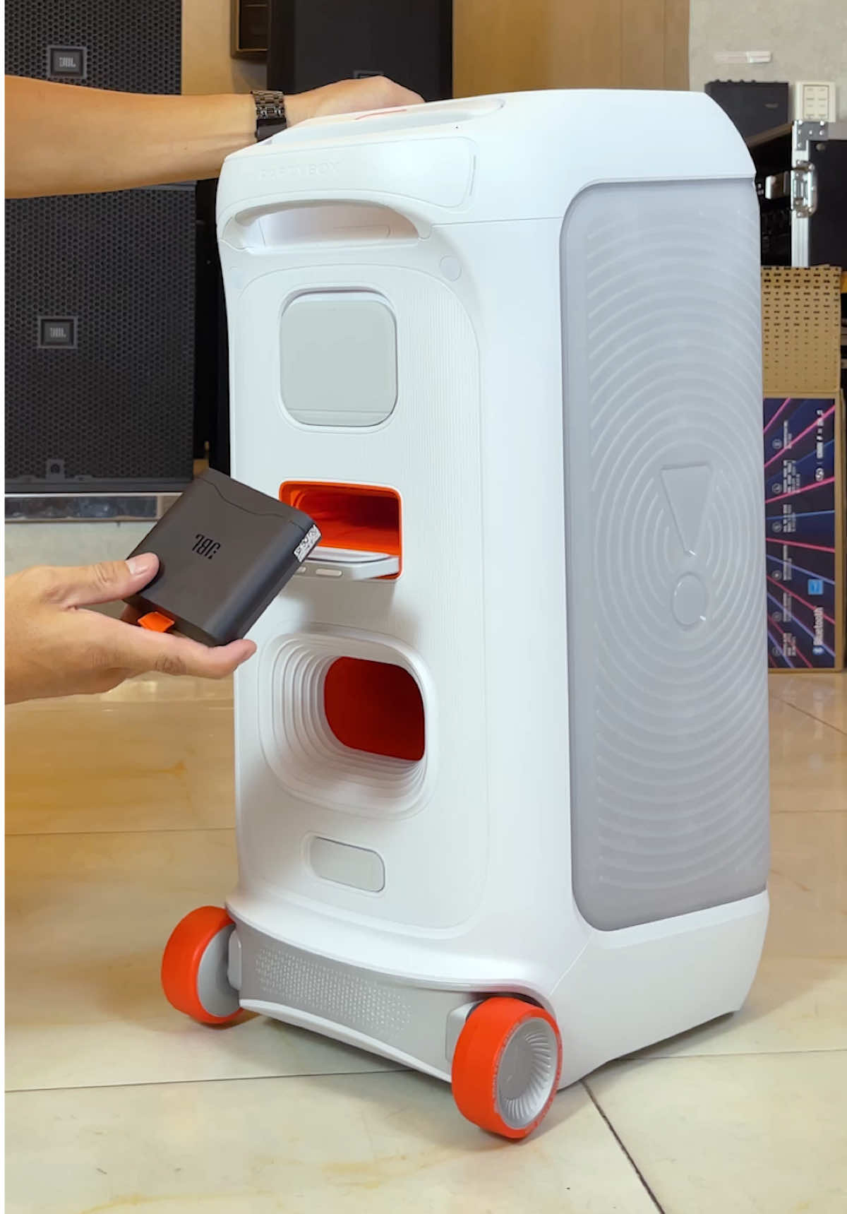 Unboxing the JBL PartyBox 320 White – Let the Party Begin! #tiktok  #jblspeaker  #viralvideo  #jblportable  #musicvideo  #viral  #jblpartybox 