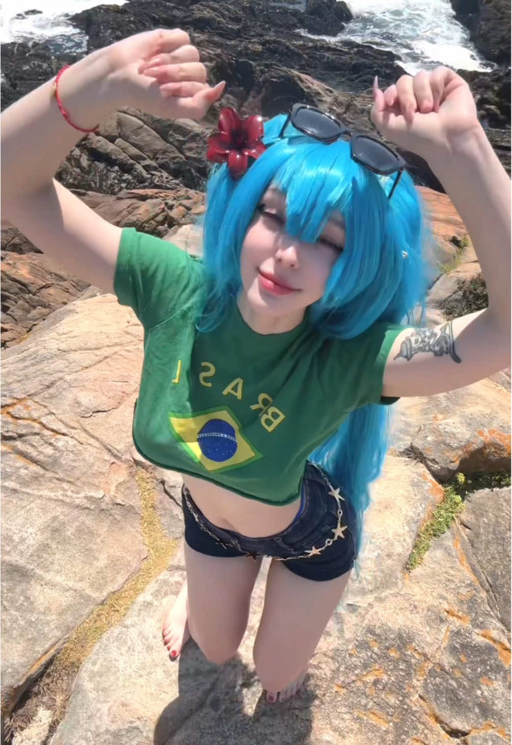 Brazilian Miku cosplay  . . . #cosplayer #cosplay #hatsunemiku #brazilianmiku #brazilian #miku 