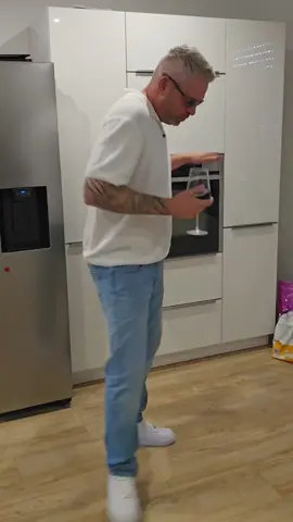können wir mal über den Song reden 🎵🎶🕺