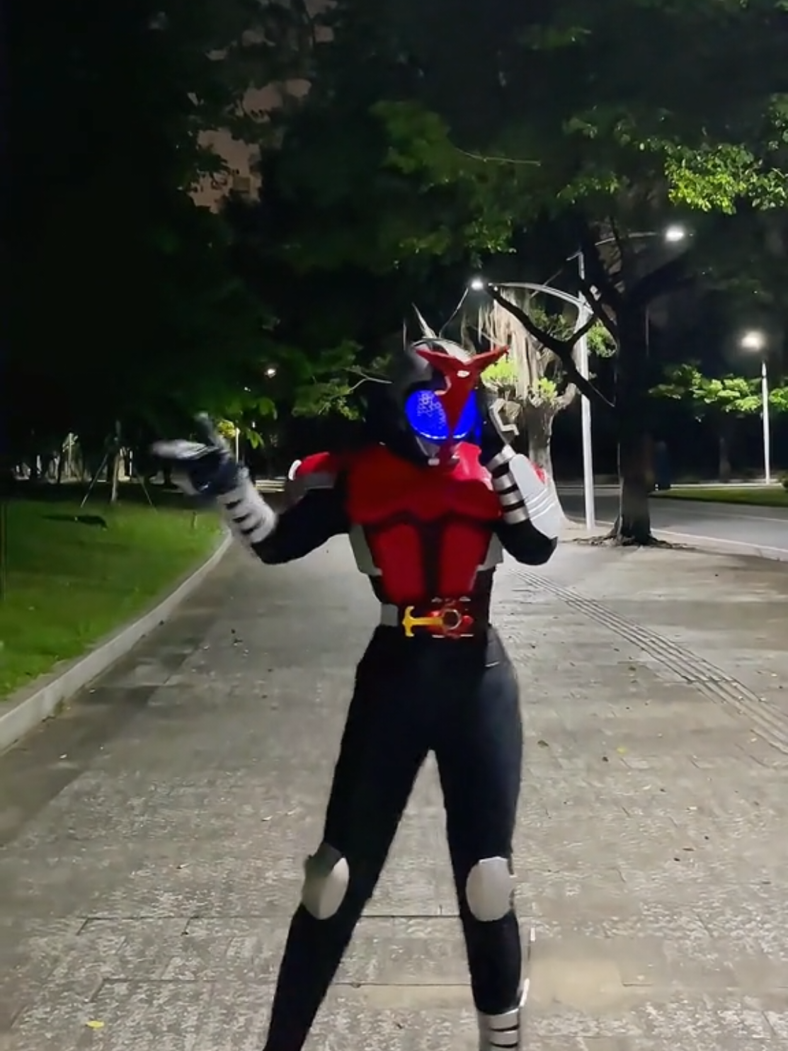 Sexy girl dance in kamen rider costume 😆😘😍 #fyp #trending #dance #cosplay #kamenrider #tiktok #sexy 