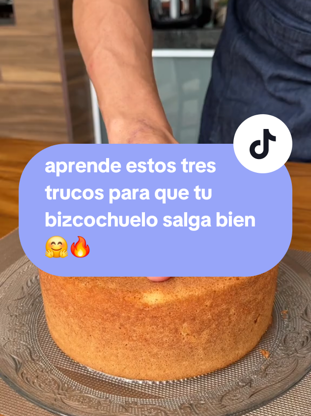 Si queres hacer un bizcochuelo así de esponjoso, hay 3 cosas que tenes que hacer bien💪 No batir de más la mezcla ya que si el aire se va tu bizcochuelo nunca va a subir👩‍🍳 No usar el horno a una temperatura 🌡 muy elevada porque si bien tu bizcochuelo se va a elevar, cuando lo saques del horno se va a desinflar🌡😔 No abras el horno antes de los 30 minutos porque se va a bajar🙏 Si estas empezando en pasteleria y queres aprender der esas recetas y técnicas que va a hacer que tu negocio funcione💪 comenta 