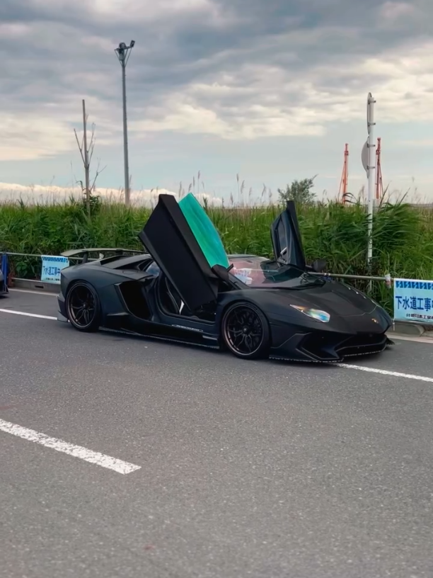 Lamborghini Aventador – The Street Monster Awakens 💥🇮🇹 . #LamborghiniAventador , #RagingBull , #V12Power , #AventadorSound , #RevonicXtreme , #LamboJapan , #SupercarGoals , #LuxuryCarSpotting 