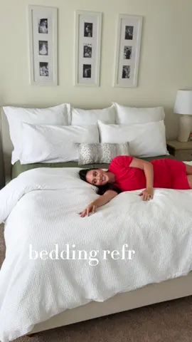Romanticizing new bedding, although these sheets don’t need any more romanticizing because they are like BUTTER 🤌🏻  Code INFG-25THEJESSTAYLS10 gets you 10% off your first order!  @onequince #quincepartner 