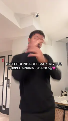 ariana is coming préparez votre argent 💰 