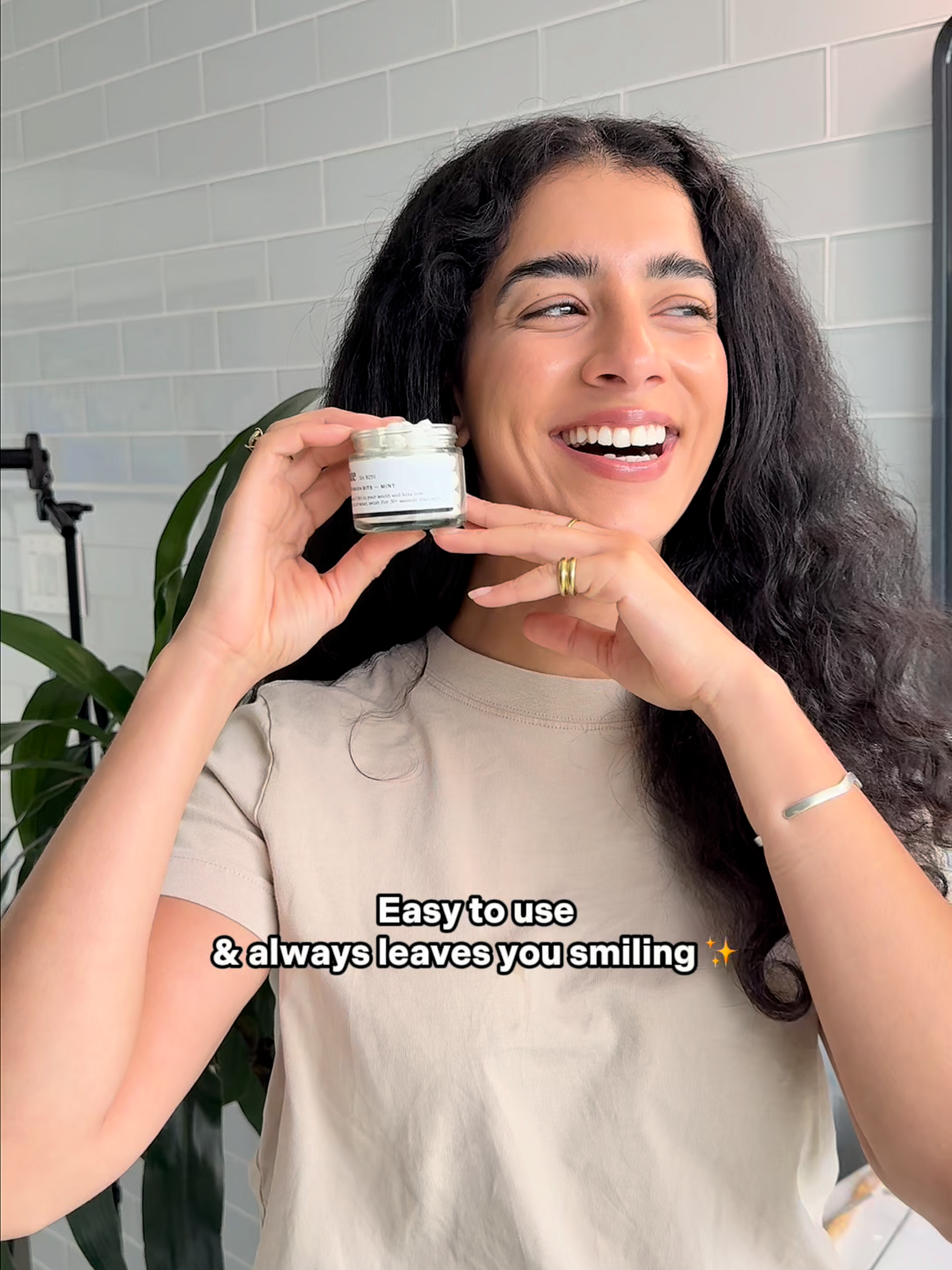 Blue rings on the counter, mystery ingredients, and a half-leaked bottle in your toiletry bag? Yeah… we’ve been there. Mouthwash Bits are the upgrade: 💧 No sting (just a fresh, clean mouth) 🧼 No toxic ingredients 🌿 No plastic waste Swap the messy pour for a tiny, perfectly portioned mouthwash tablet. Your mouth & the planet will thank you 💚 #plasticfree #cleaningredients #plasticfreeliving #zerowastehome #goplasticfree #plasticfreeswaps