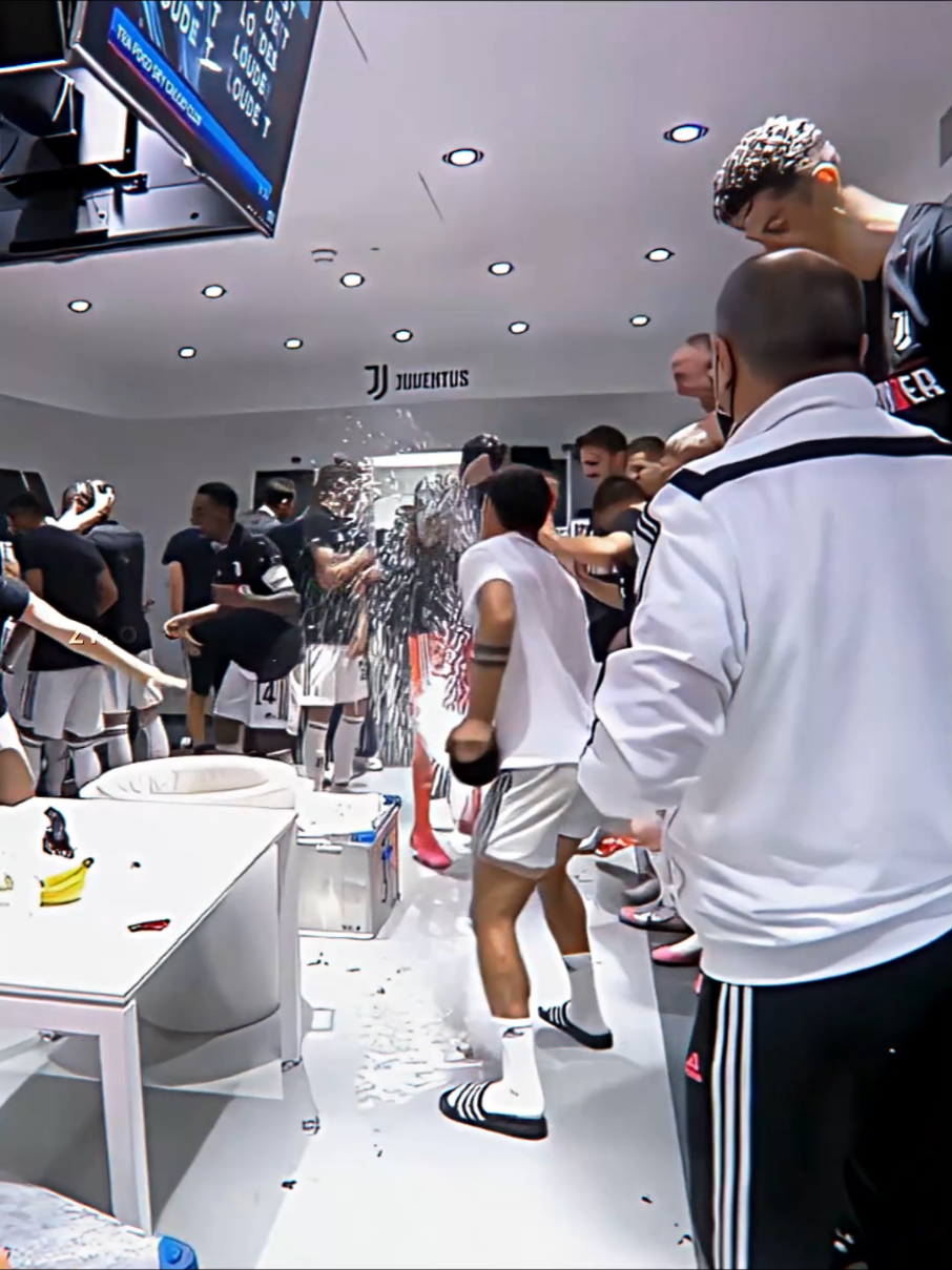 Ronaldo and Dybala Funny Moments 😂 #football #moments #cristianoronaldo #ronaldo #cr7 