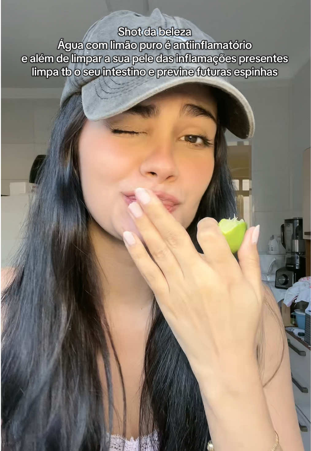 Comendo sua skincare!! Água e limão puro é um shot de beleza natural 🍋🍋‍🟩💦  • • #skincare #dica #foryou #foryoupage #fyp #fy #foryoupage❤️❤️ 