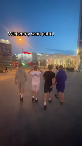 Wieczorny szon patrol #dc #wakacje #summervibes #lodz #piotrkowska #manufaktura #koniecszkoły 
