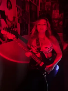 If you hear Muse and feel something... yeah, same @Muse #suppermassiveblackhole #muse #twilight #guitartok #guitar #femaleguitarist #fyp #fyp #twilightcore 