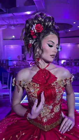 Enamorada de este vestido charro😍 #foryou #quince #quinceañera #quincedress #luismiguel #makeup #glam #hairinspo #foryoupage 