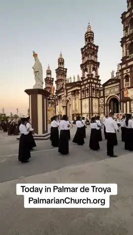 Today in  El Palmar de Troya Spain, Sacred Procession for the feast of Our Crowned Mother of Palmar. #palmar #catholic #palmarianchurch #truechurch 