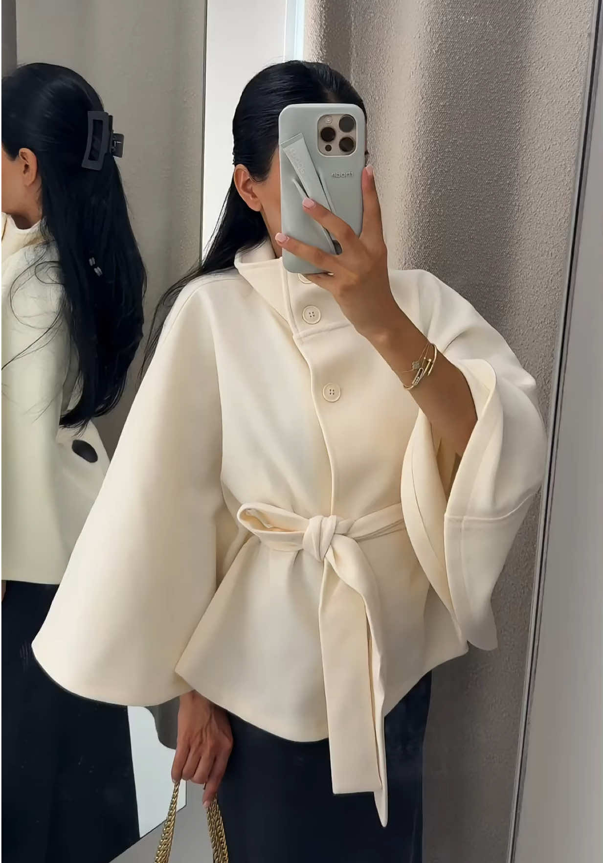 New cape/poncho jacket from Ginatricot 💭🤍