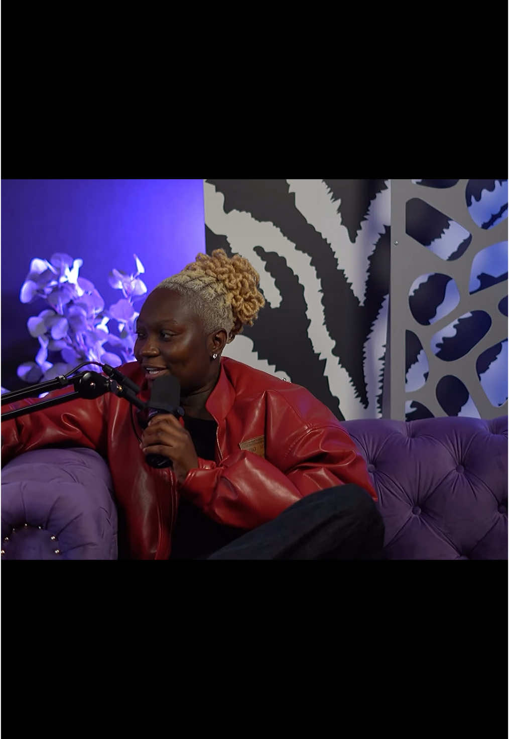 Loved this conversation 😂👏🏾Darkoo spills all about her dating life, ideal type, and some exclusive stories with Madame Joyce. Don’t miss it! #Darkoo #DatingTalk #MadameJoyce #CelebrityInterview #RelationshipGoals #MusicAndLove #TikTokExclusive #realtalk